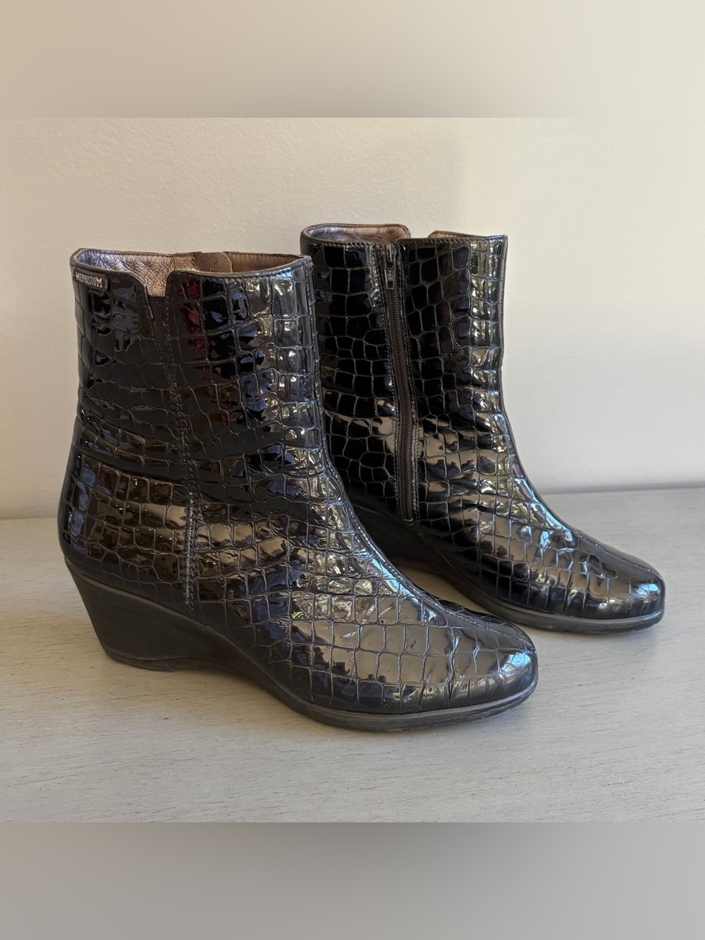 Mephisto Air-Jet Patent Leather Croc Embossed Wedge Boots Women 8.5 Portugal